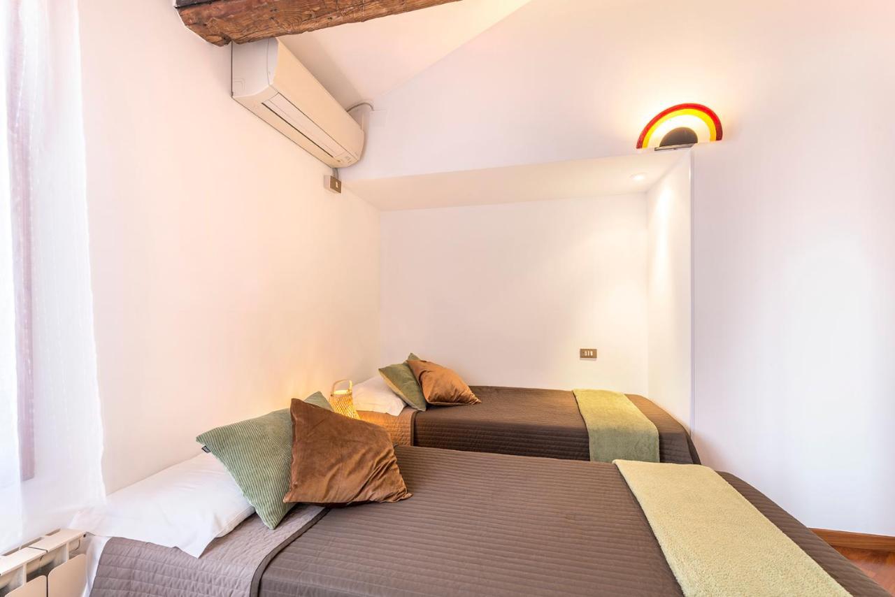 Colombina Like At Home 3 Bedrooms Fully Equipped Air Conditioned เวนิส ภายนอก รูปภาพ
