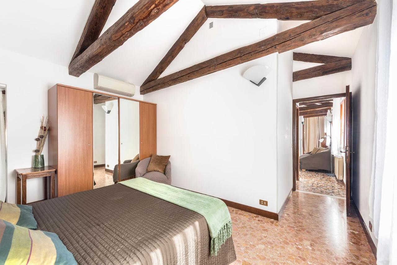 Colombina Like At Home 3 Bedrooms Fully Equipped Air Conditioned เวนิส ภายนอก รูปภาพ