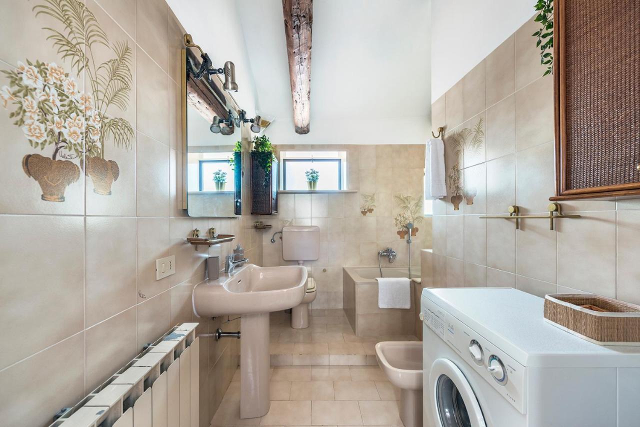Colombina Like At Home 3 Bedrooms Fully Equipped Air Conditioned เวนิส ภายนอก รูปภาพ