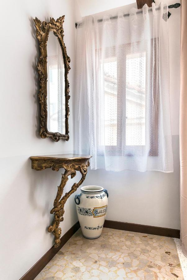 Colombina Like At Home 3 Bedrooms Fully Equipped Air Conditioned เวนิส ภายนอก รูปภาพ